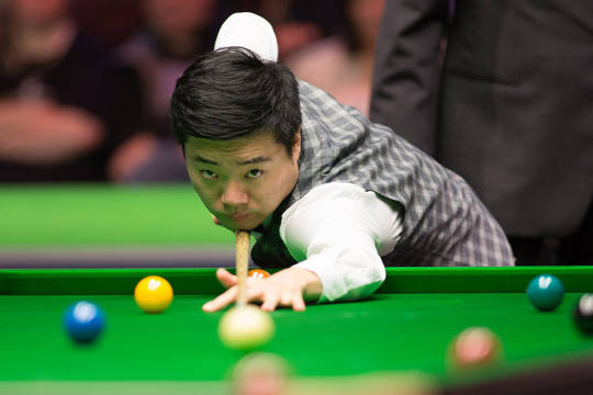 她以强大的 她以强大的