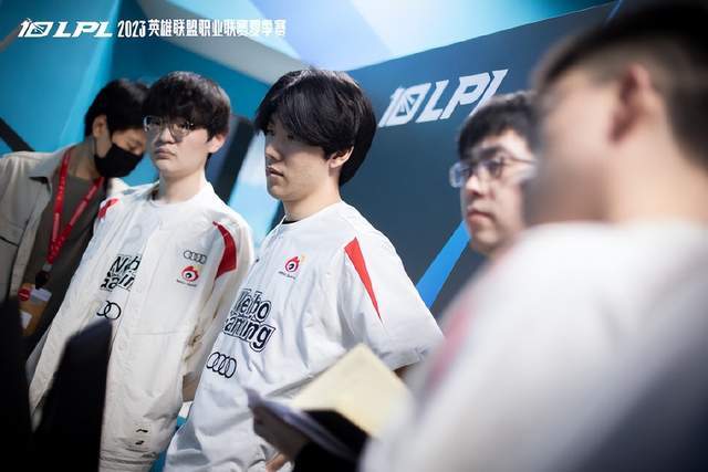 和续约上的 和续约上的