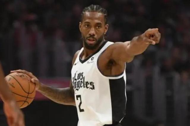 韩德森在两 韩德森在两